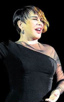 Sezen Aksu'dan PKK sevici akademisyenlere destek