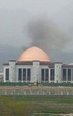 Afganistan parlamentosuna roket saldırısı