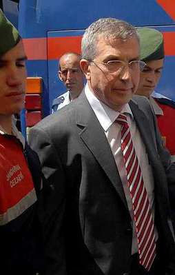 FETÖ'nün kumpas oyunu bozuldu