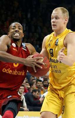 Yenilmez Armada finale doğru yürüyor!