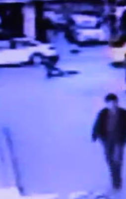 Rögar kapağını açıp kanalizasyona atladı