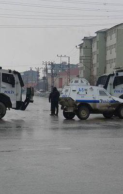 Hakkari'de 1 polis şehit oldu