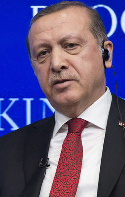 Cumhurbaşkanı'nı konuşması için dekan davet etti