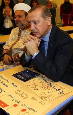 Cumhurbaşkanı Erdoğan’ı duygulandıran şiir