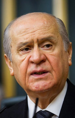 Bahçeli'den FETÖ'yle mücadeleye destek