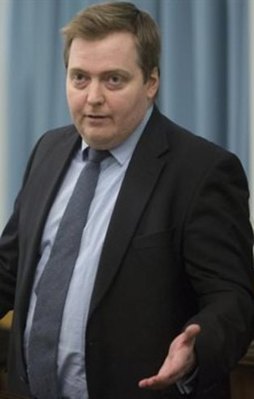 İzlanda Başbakanı istifa etti