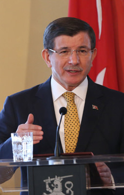 Başbakan Davutoğlu'ndan önemli açıklamalar