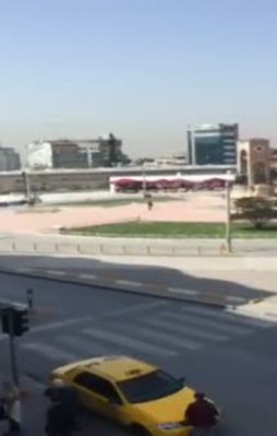 Taksim'de silahlı şahıs paniği böyle görüntülendi