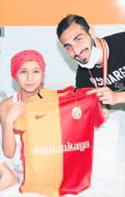 Kanseri yenen miniklere kahraman madalyası