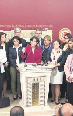 CHP’li kadın vekiller rezalete sahip çıktı