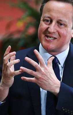 David Cameron babasına laf söyletmedi!