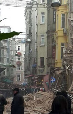 Çöken bina Kenan İmirzalıoğlu'nun çıktı