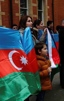 Ermenistan Londra'da protesto edildi