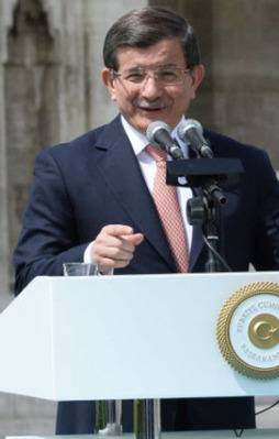 Davutoğlu'ndan önemli açıklamalar
