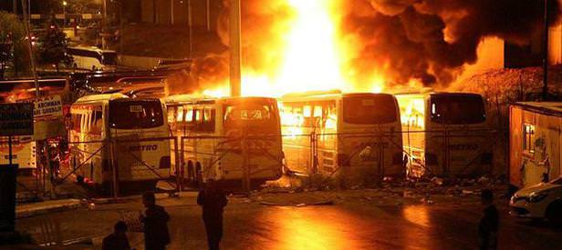 Otogarda 4 otobüs alev alev yandı