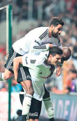 Vodafone Arena’nın açılışını Mario Gomez yaptı