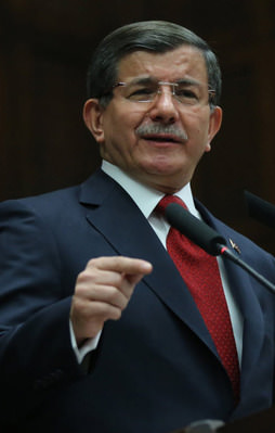 Davutoğlu'ndan önemli açıklamalar