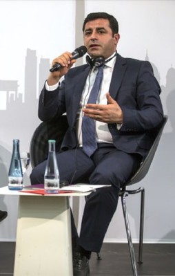 Selo yine ihanet peşinde!