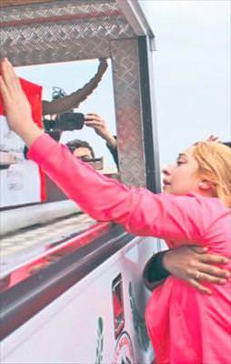 Ben de öldüm aşkım