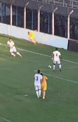 Yeşil sahaların en güzel golü