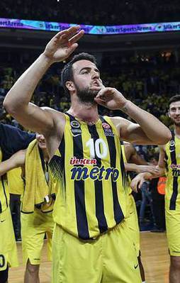 Fenerbahçe Real Madrid'i ezdi geçti