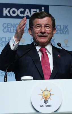 Davutoğlu'ndan önemli açıklamalar