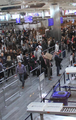 Atatürk Havalimanı'nda güvenlik önlemleri arttırıldı