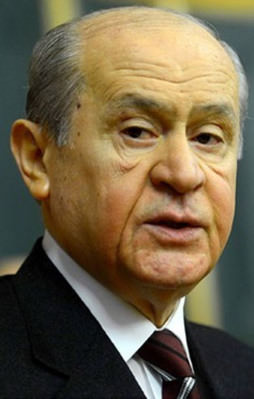 Devlet Bahçeli'den paralel kurultay tepkisi
