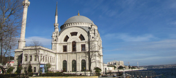 Bezmialem Camii’nde tarihi anlar