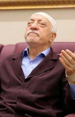 Gülen Turgut Özal'a da beddua etmiş!