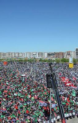 Diyarbakır'daki 'Kutlu Doğum'a yoğun katılım