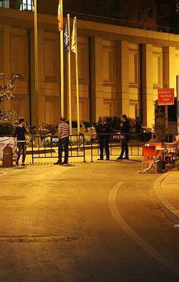 AK Parti İstanbul il binasına saldırı