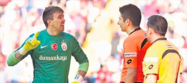 Hakemin elini sıkmayın!