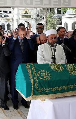 Erdoğan, Salih Tuna'nın babasının cenazesine katıldı