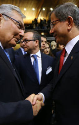 Davutoğlu'na ilk tebrik Baykal'dan