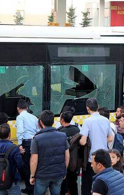 Kağıthane'de çevik kuvvete saldırı