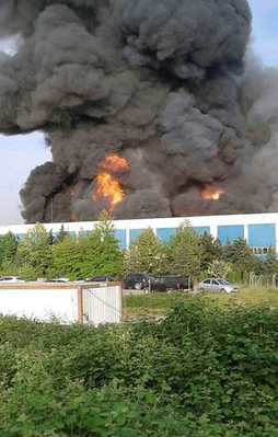 İstanbul'da kağıt deposunda feci yangın