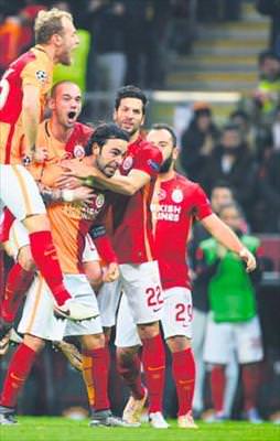 Aslan moral arıyor