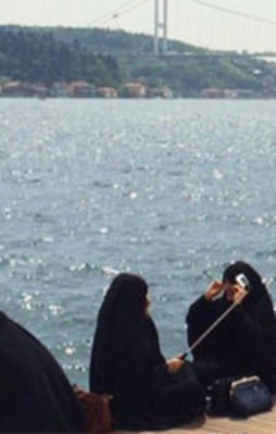Doğan medyası çarşaflıları aşağıladı