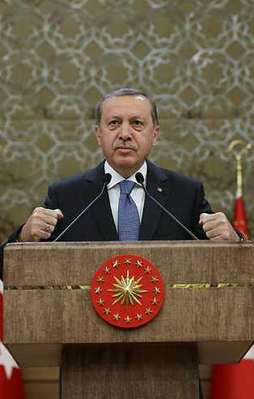 FETÖ'nün beslediği aydınlardan skandal bildiri!