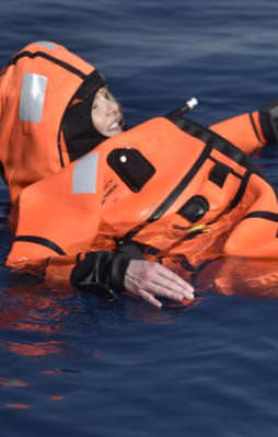 Norveçli bakandan tepki çeken hareket