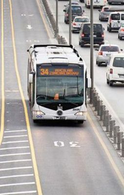 Metrobüste şüpheli çanta alarmı