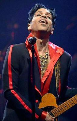 Ünlü şarkıcı Prince evinde ölü bulundu