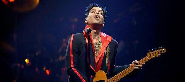 Ünlü şarkıcı Prince evinde ölü bulundu