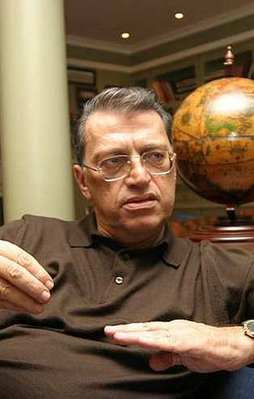 Yılmaz'dan darbeci generallere destek