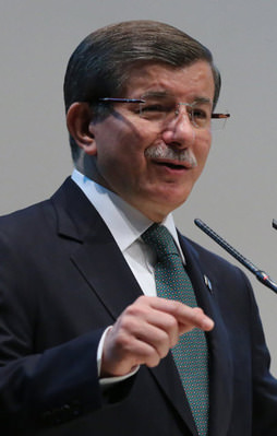 Davutoğlu'ndan önemli açıklamalar