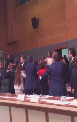 Kandil'in kuklası HDP Meclis'te de terör estirdi!
