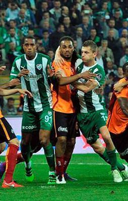 Aslan'a evlat darbesi!