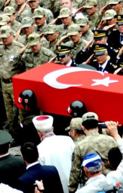 Cumhurbaşkanı Erdoğan şehit ailesine ev yaptıracak