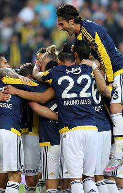 Fenerbahçe 3 puanı 3 golle aldı